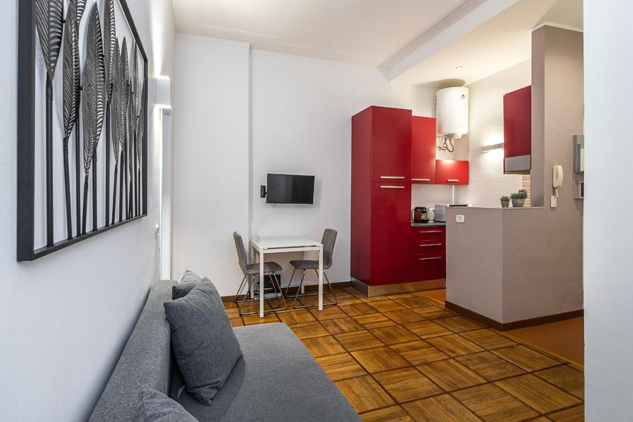 Classbnb - Two Apartments 400 Meters From The Duomo Milano Exteriör bild