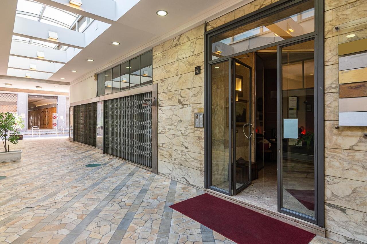 Classbnb - Two Apartments 400 Meters From The Duomo Milano Exteriör bild